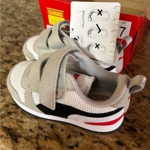 NWT Toddler 7C Puma R78 White, Black, and Red